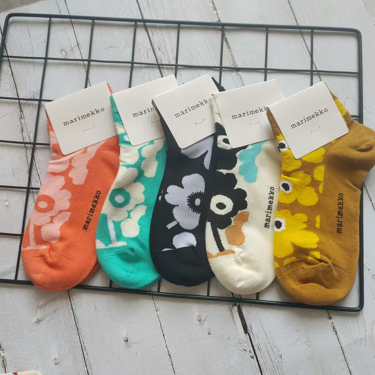 芬兰北欧美花朵甜美短袜色彩快乐外贸ins百搭新品女神