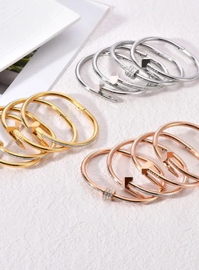 跨境热销欧美钉家手镯个性百搭钛钢镀18K 不掉色不锈钢手饰品