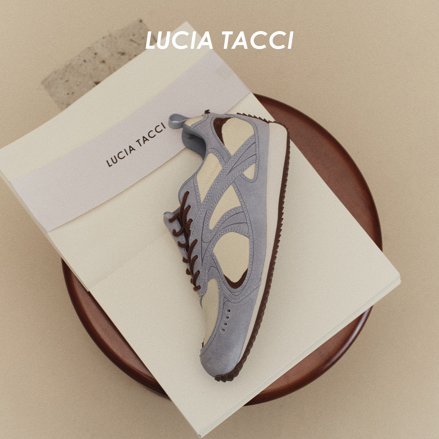 LUCIA TACCI 麂皮细尼龙轻盈不对称扭转休闲阿甘鞋26SS春夏新品