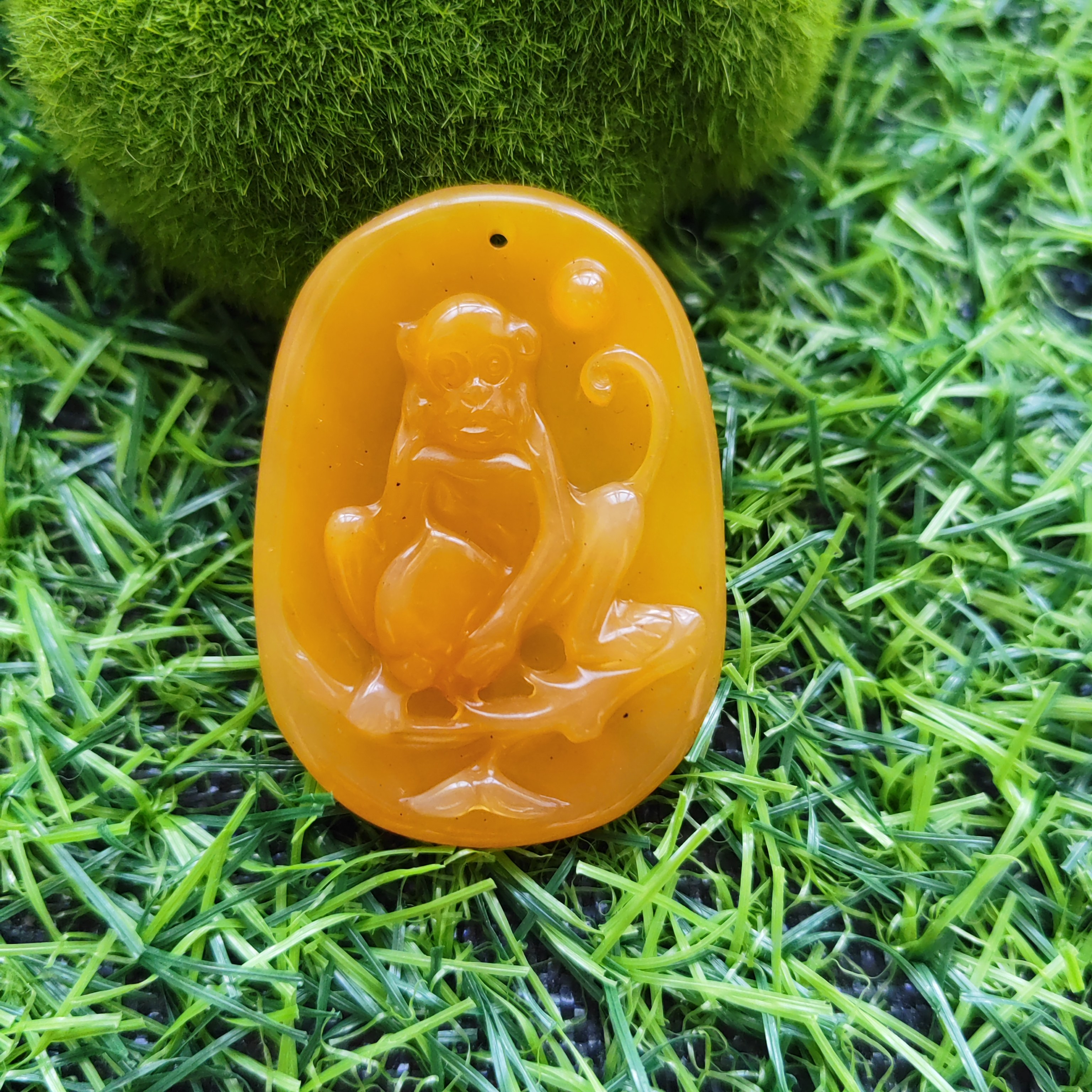 精品猴牌金猴献瑞生肖猴吊坠天然颈饰