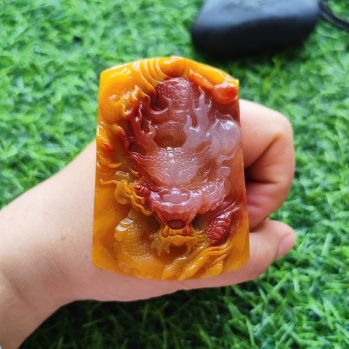 有证书龙牌挂件俏色巧雕纯天然原矿玉石正品黄龙玉龙牌66*47*13