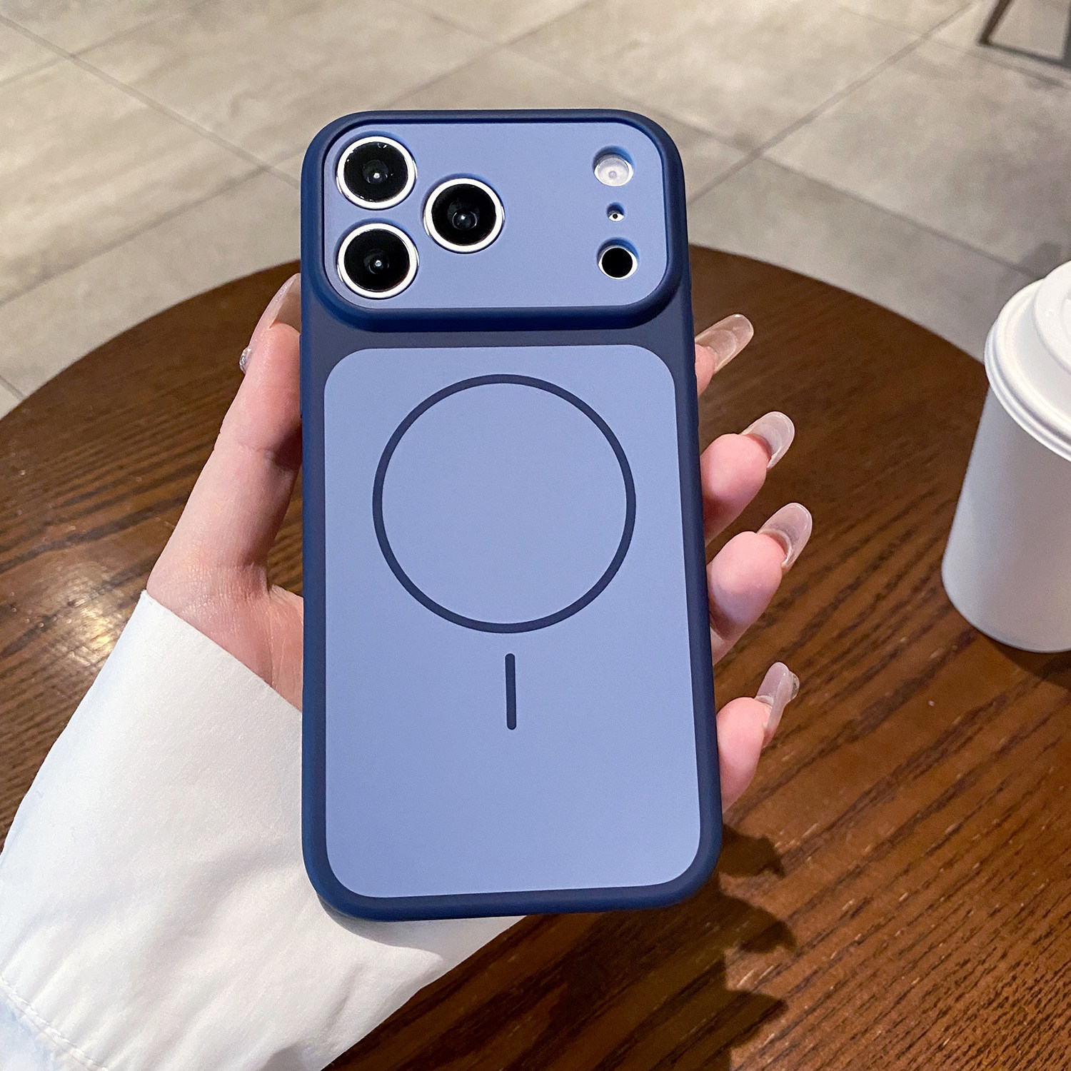 全包肌肤手感磁吸手机壳，适用于苹果手机苹果14pro 14pro max 15pro 15promax 16/17