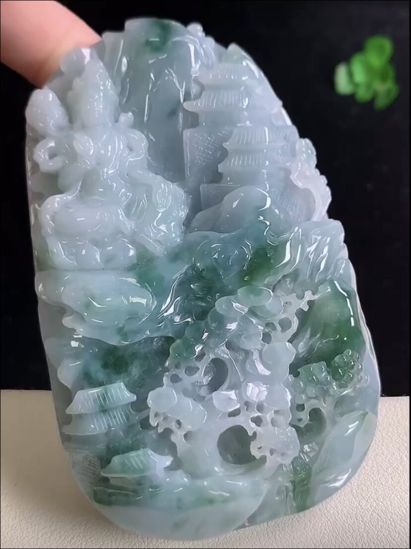 天然A货翡翠 缅甸正品特色精雕观音山水意境牌吊坠 手把件 小摆件