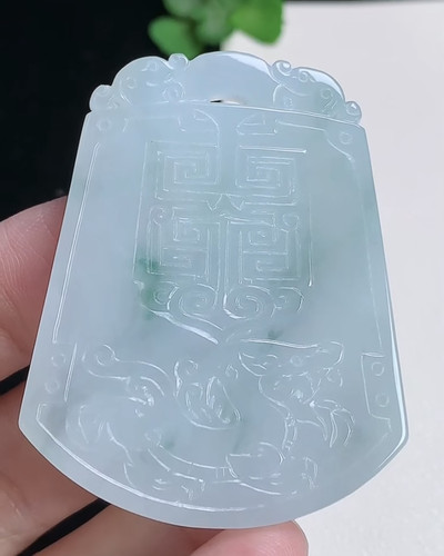天然A货翡翠 缅甸正品玉坠  冰润飘花仿古无事牌吊坠 麒麟瑞兽