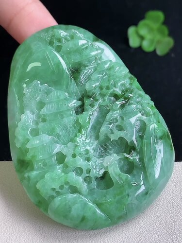 天然A货翡翠 缅甸正品玉坠 冰润飘绿山水意境牌吊坠 世外桃源挂件