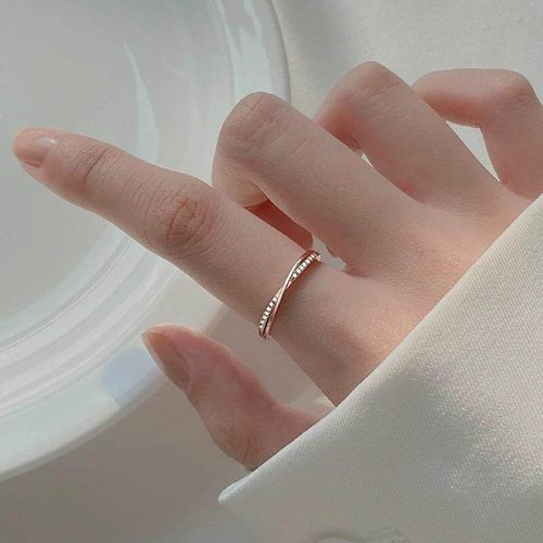 S925纯银线条排钻戒指女小众设计高级感时尚食指指环2026年新款潮