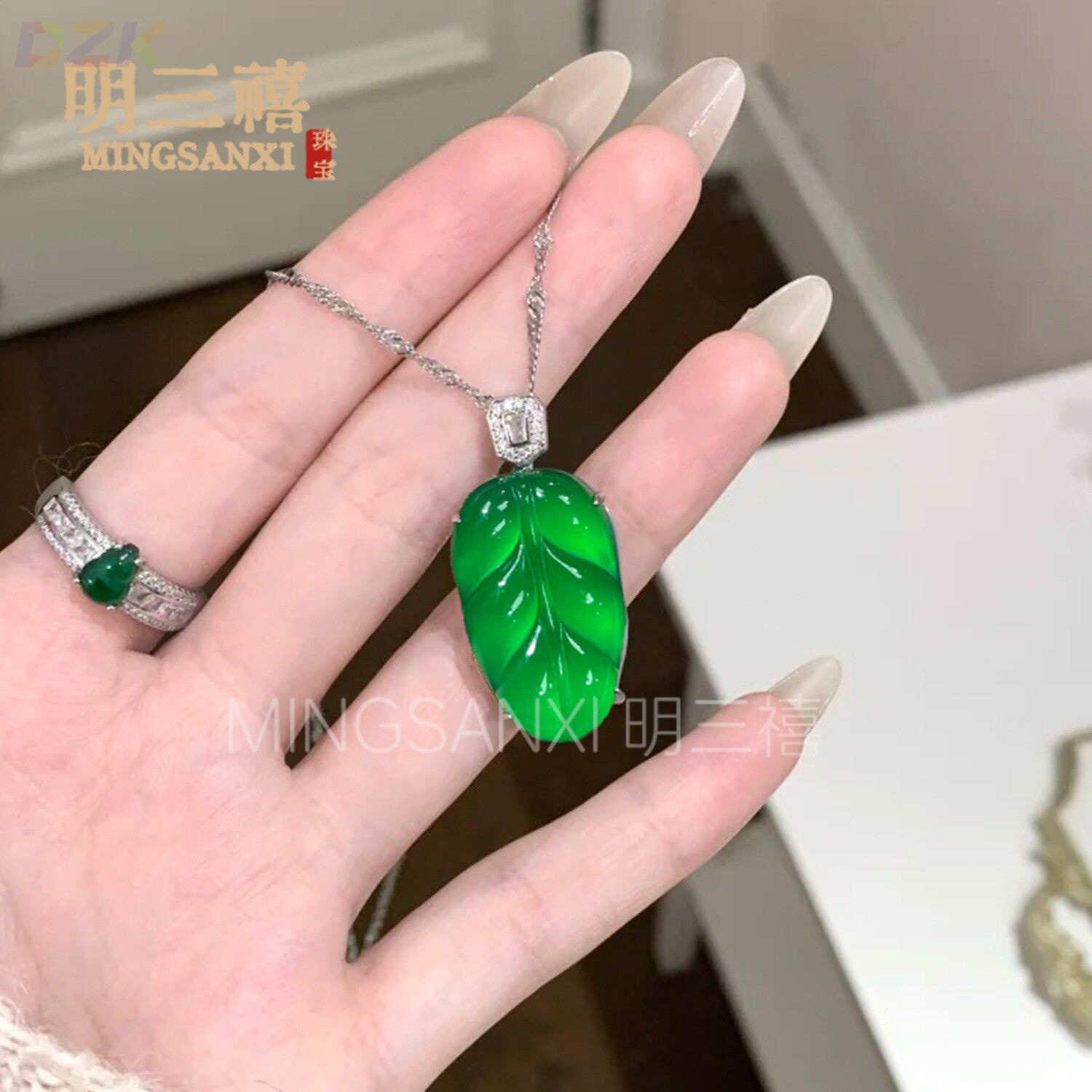 冰种满绿树叶子翡翠色吊坠玉髓项链女高级感新中式高冰白玛瑙佛t7
