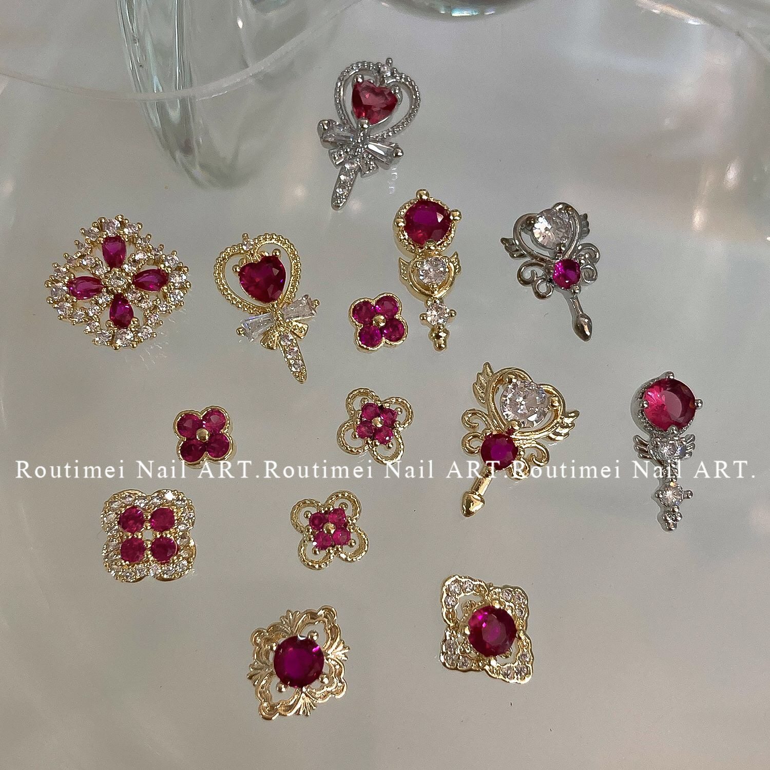 精致气质四叶草玫红色时尚百搭美甲小饰品冷淡风镶钻锆石宫廷复古,彩妆/香水/美妆工具,美甲工具,淘宝优惠券,粉丝福利购,淘宝优惠卷