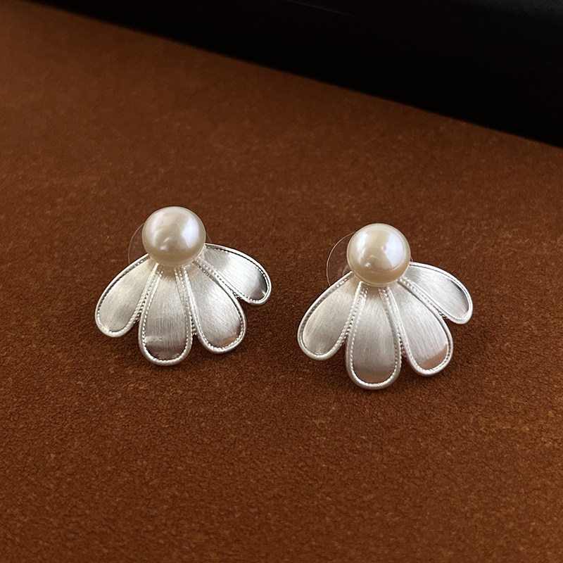 小众独特拉丝花瓣天然珍珠耳环