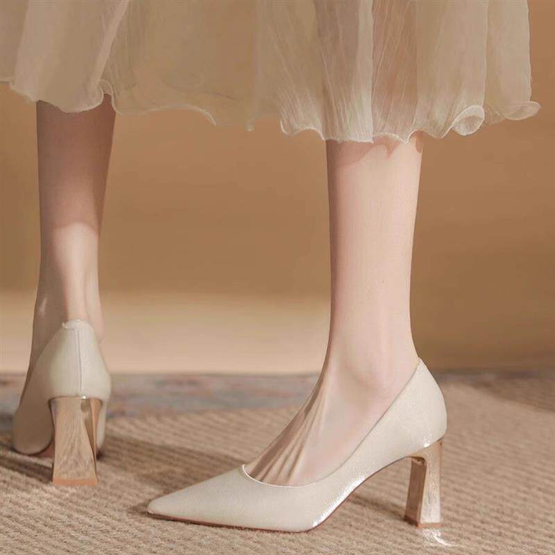 缎面高跟鞋女2026春秋新款法式浅口尖头粗跟单鞋香槟色婚鞋不累脚