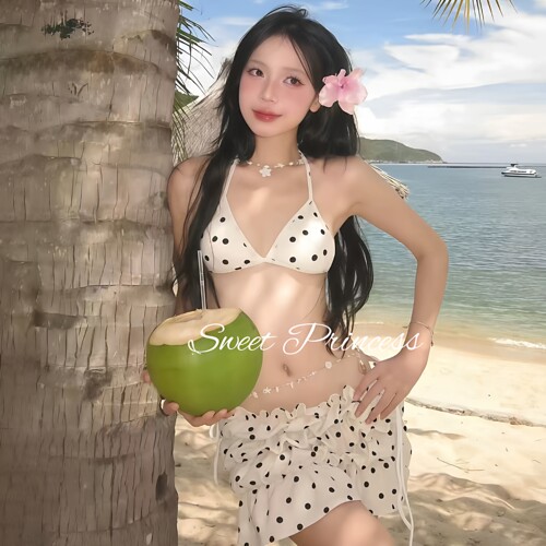 小胸聚拢比基尼沙滩温泉度假