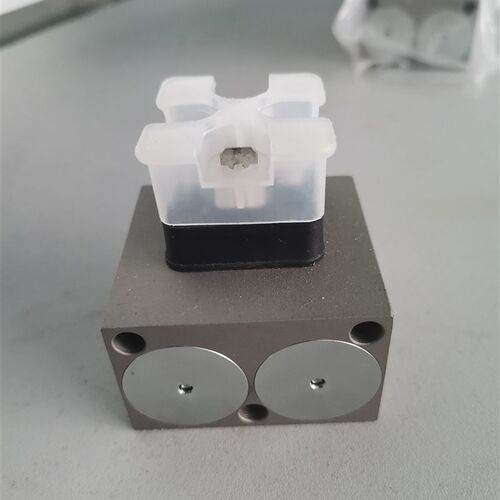 热销DH/K3049双头比例/开关电磁铁 多路阀线圈 哈威电比例