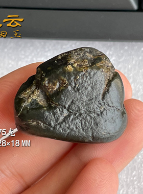 天云和田玉塔青籽料原石小手把件