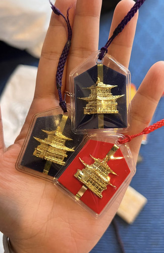 4.2带回日本京都金阁寺紫色helloKitty御守招福平安健康礼物