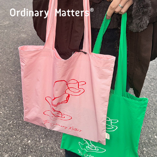 ummroom·OrdinaryMatters漂浮餐桌撞色插画春夏薄款单肩托特包