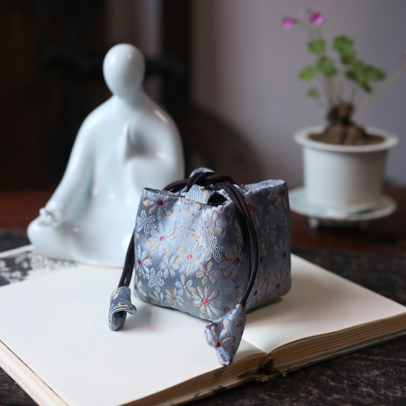 中式茶道主人杯加厚布艺便携收纳包四方织锦抽绳款刺绣布袋文玩袋