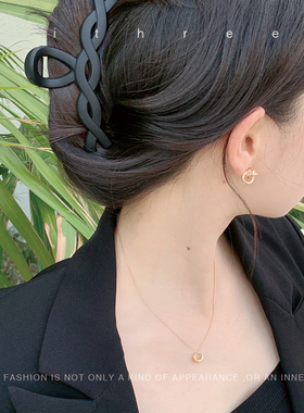 ithree/黑色磨砂发夹女简约通勤百搭显头型好看盘发鲨鱼夹发饰夏