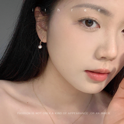 纯银气质经典微镶锆石女复古耳饰