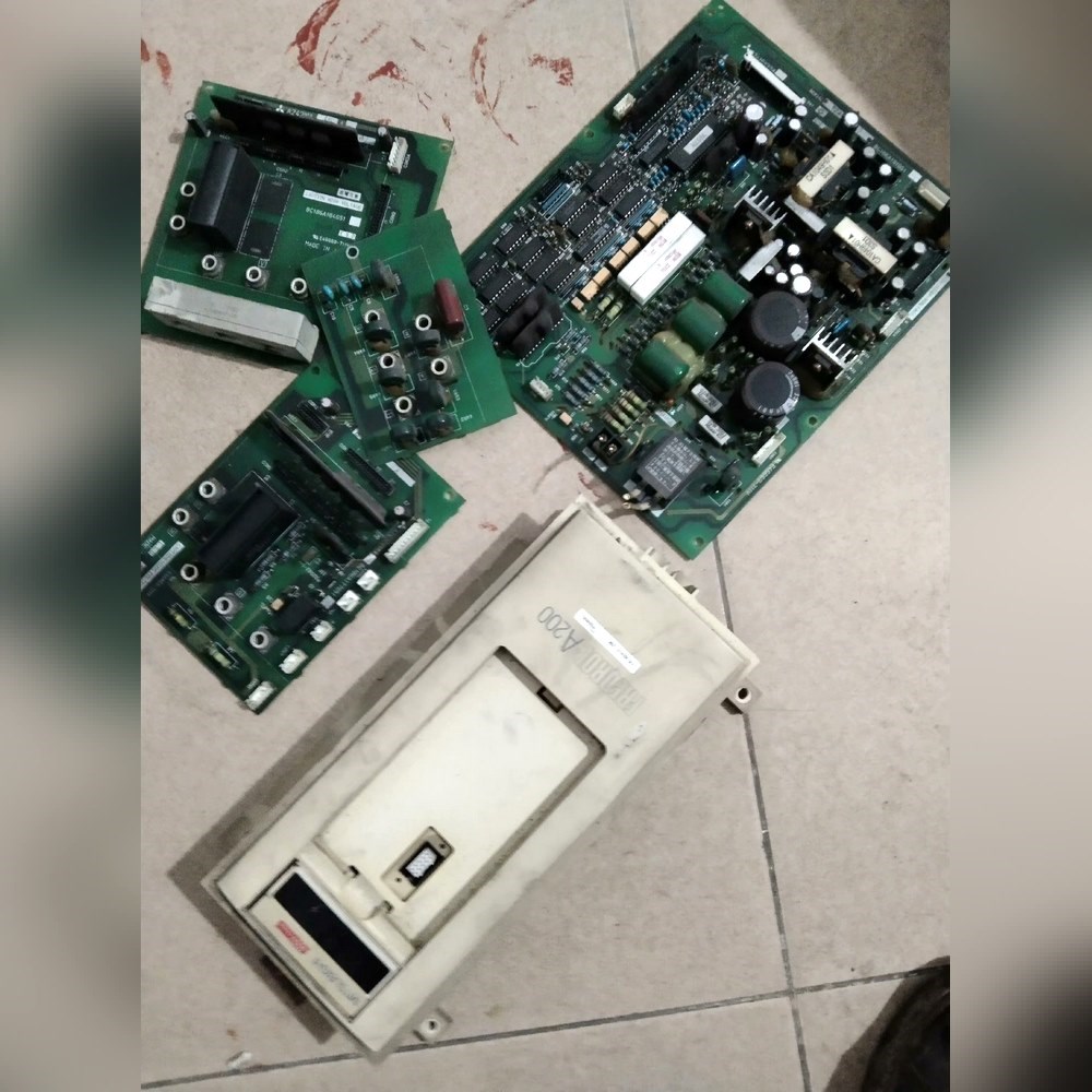 FR-A241E-15K实物拍摄成色如图所示不包好 议价