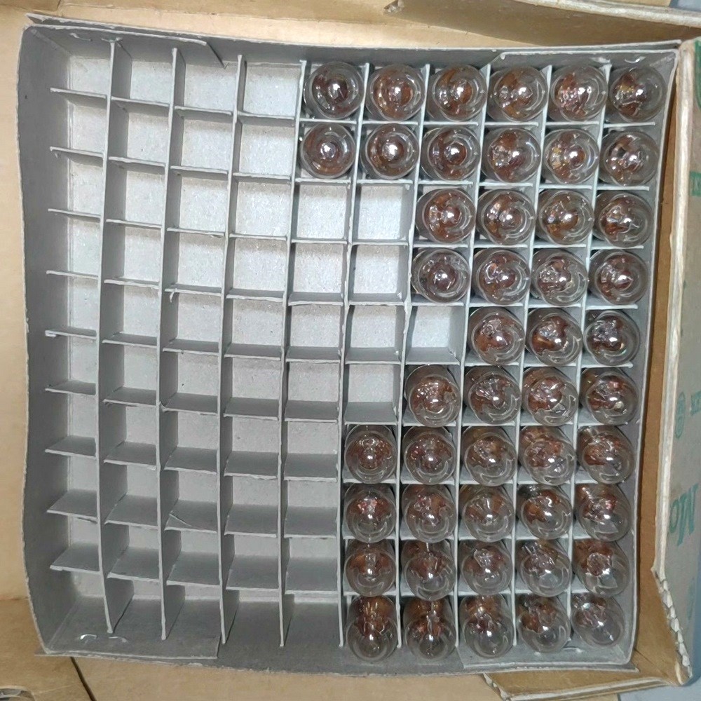 A22-GL24 MOELLER金钟穆勒灯泡24V 2W 全 议价