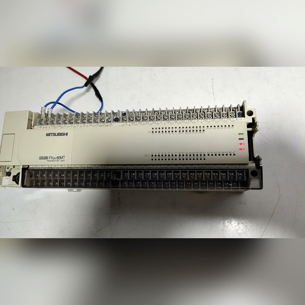 FX2N-80MT-001 PLC 成色如图通电如图 议价
