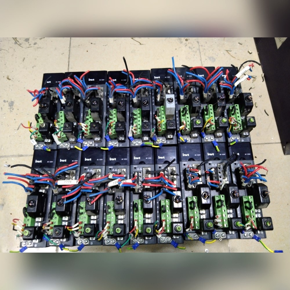 英威腾伺服驱动器一起只剩下4个了SV-DA200-0R 议价