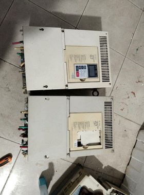 安川CIMR-G7B4022380-22kw一起2台实 议价