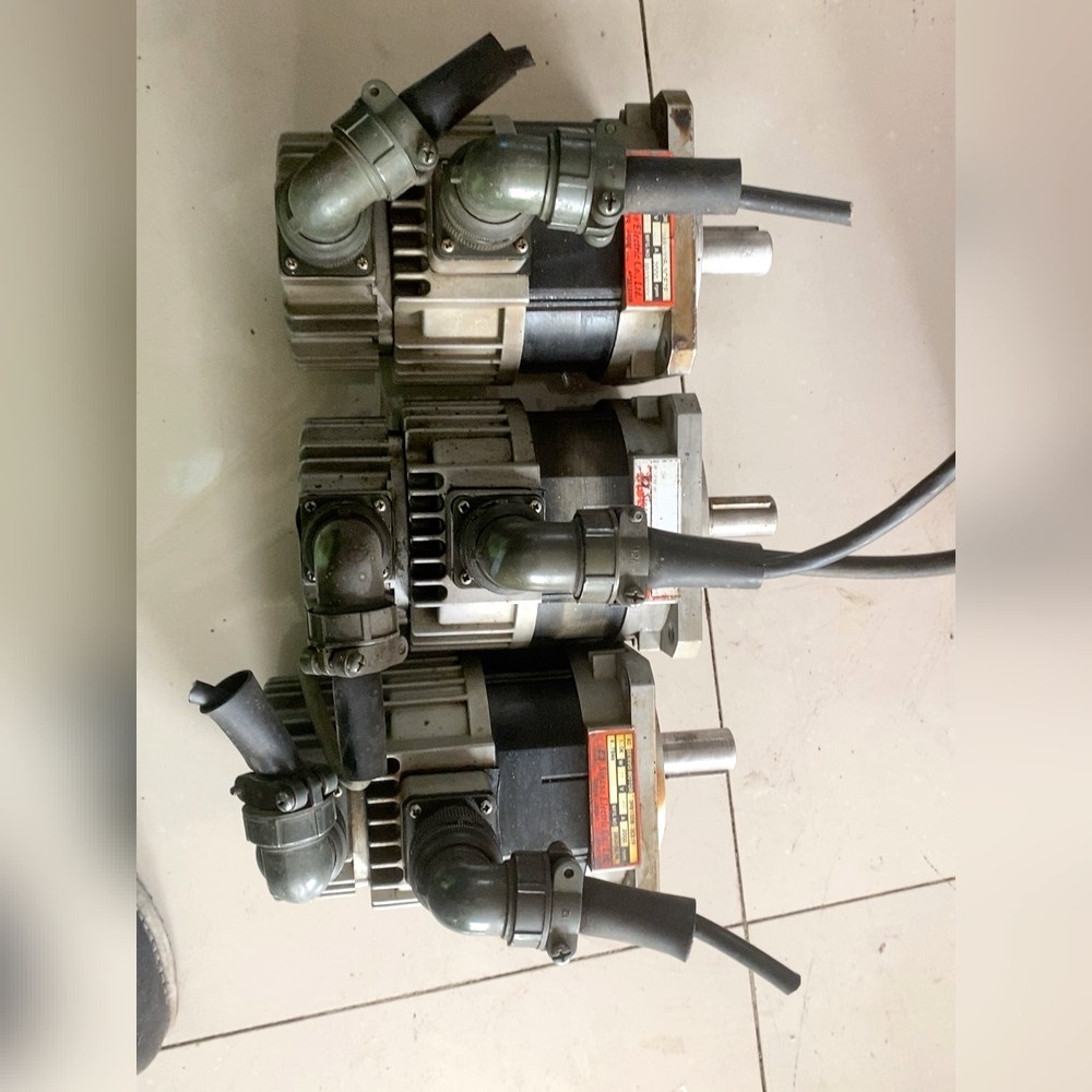 伺服电机B100A-3CE7F 1KW 议价