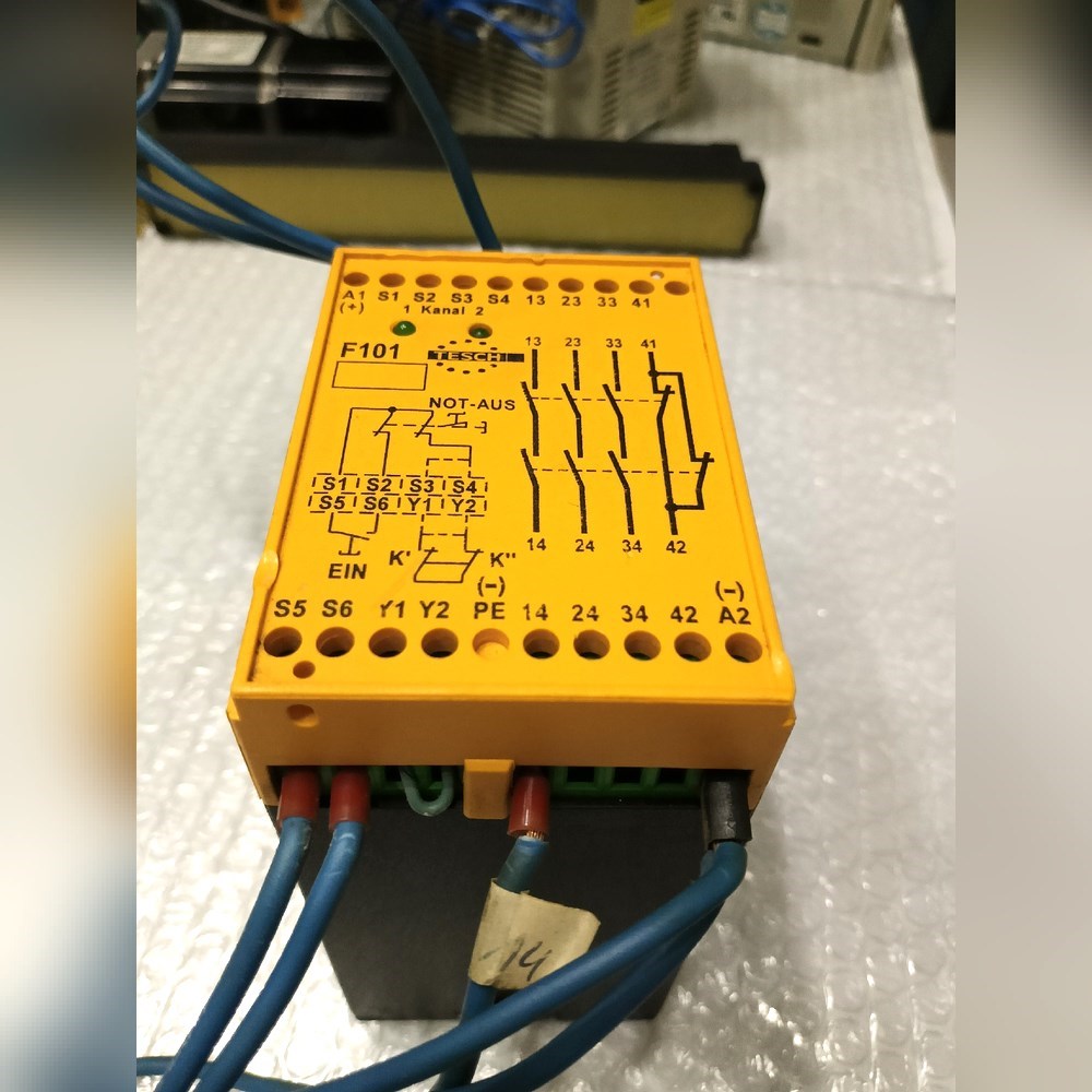 TESCH 安全继电器 F101X04一手正常功 议价
