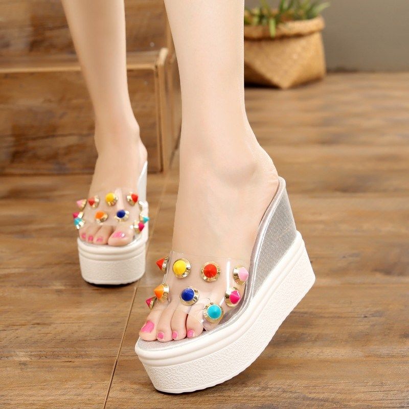 鉚釘彩色透明松糕底涼拖鞋女夏天2019時尚外穿厚底坡跟壹字拖鞋女在類目 女鞋, 拖鞋中 - 來自Buy2taobao.com提供專業的淘寶代購服務