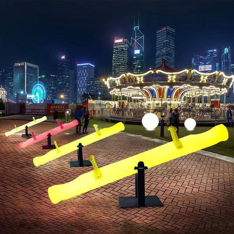 网红户外发光跷跷板太阳能七彩双人跷跷板游乐景儿童互动美陈道具