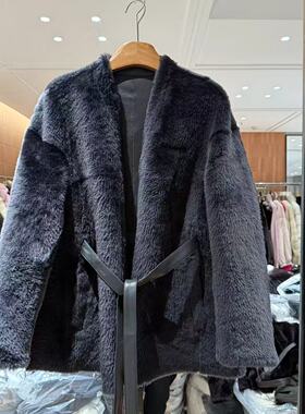 欧洲站2025冬款高档女装绵羊皮拼接V领系腰保暖皮毛一体皮草26310