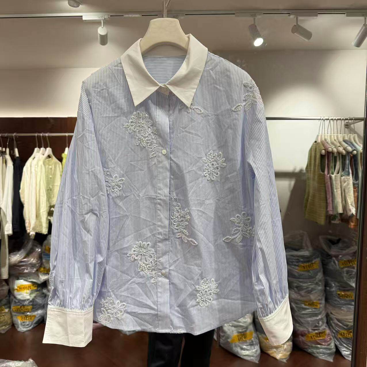 欧洲站2026春新款韩系减龄翻领钩花竖拼色条纹百搭女衬衫上衣208