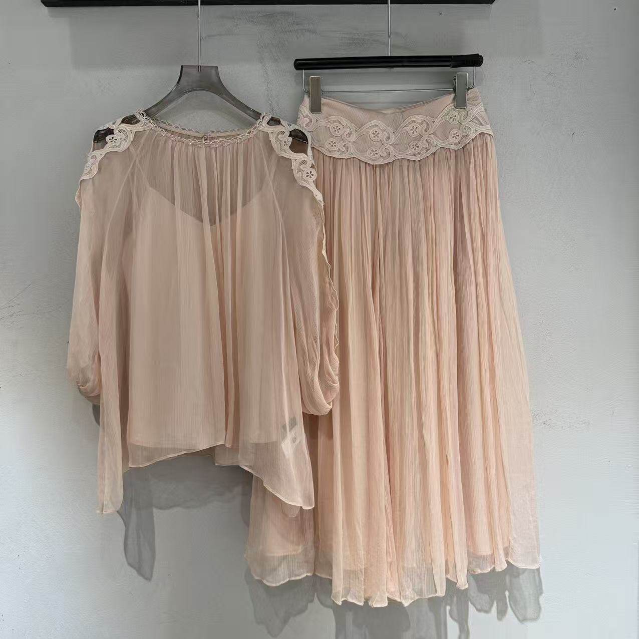 欧洲站2026夏新法式镂空钩花灯笼袖减龄上衣+半身裙人丝套装8812