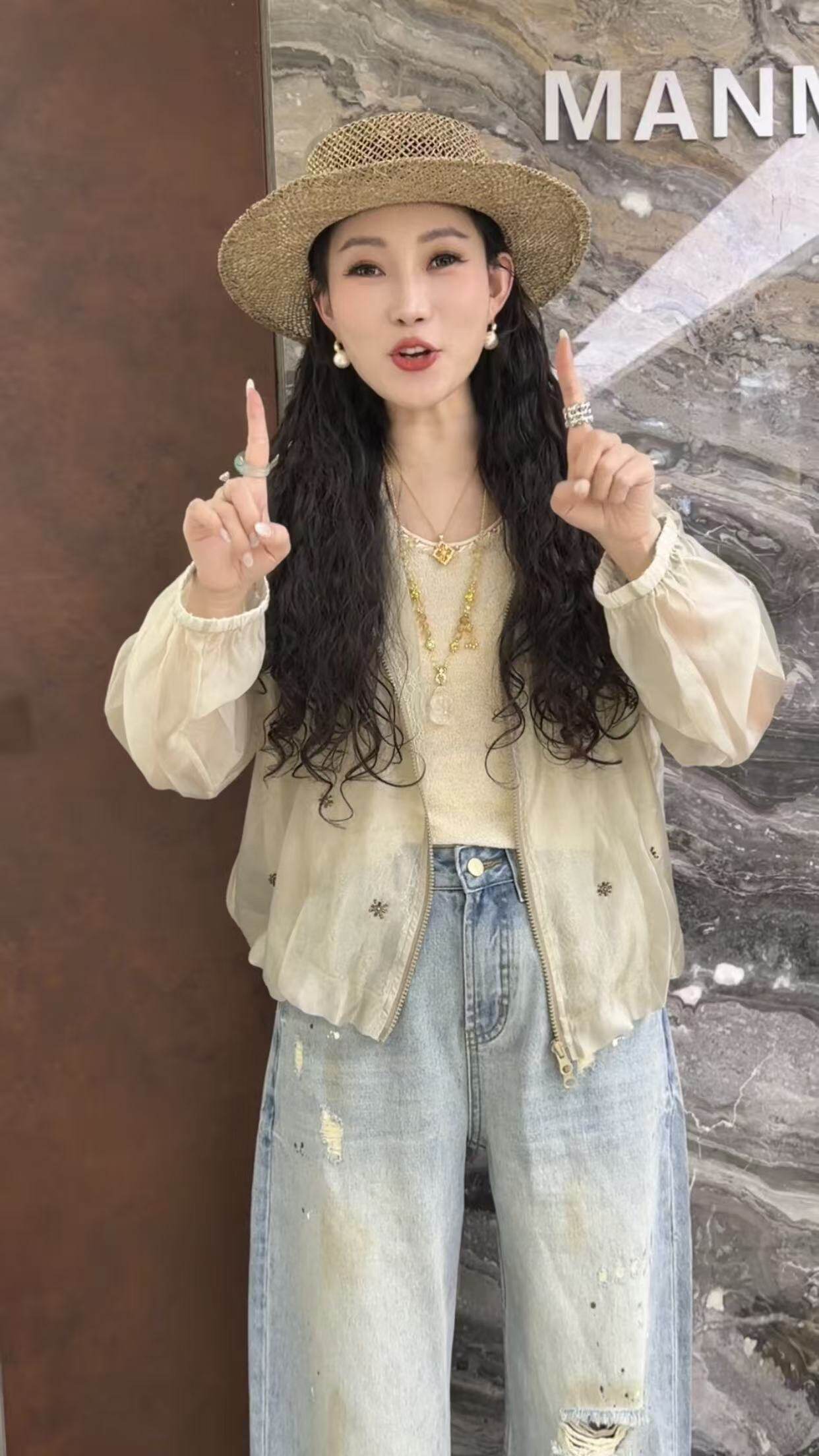 曼曼家2026夏新欧货甜美风蕾丝连帽钉珠烟花洋气长袖防嗮衣女W379