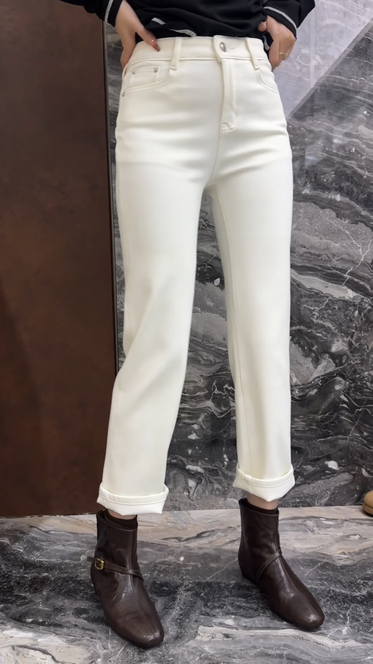 曼曼家2025冬新款时尚高腰显瘦纯白色女百搭休闲小脚铅笔长裤子潮