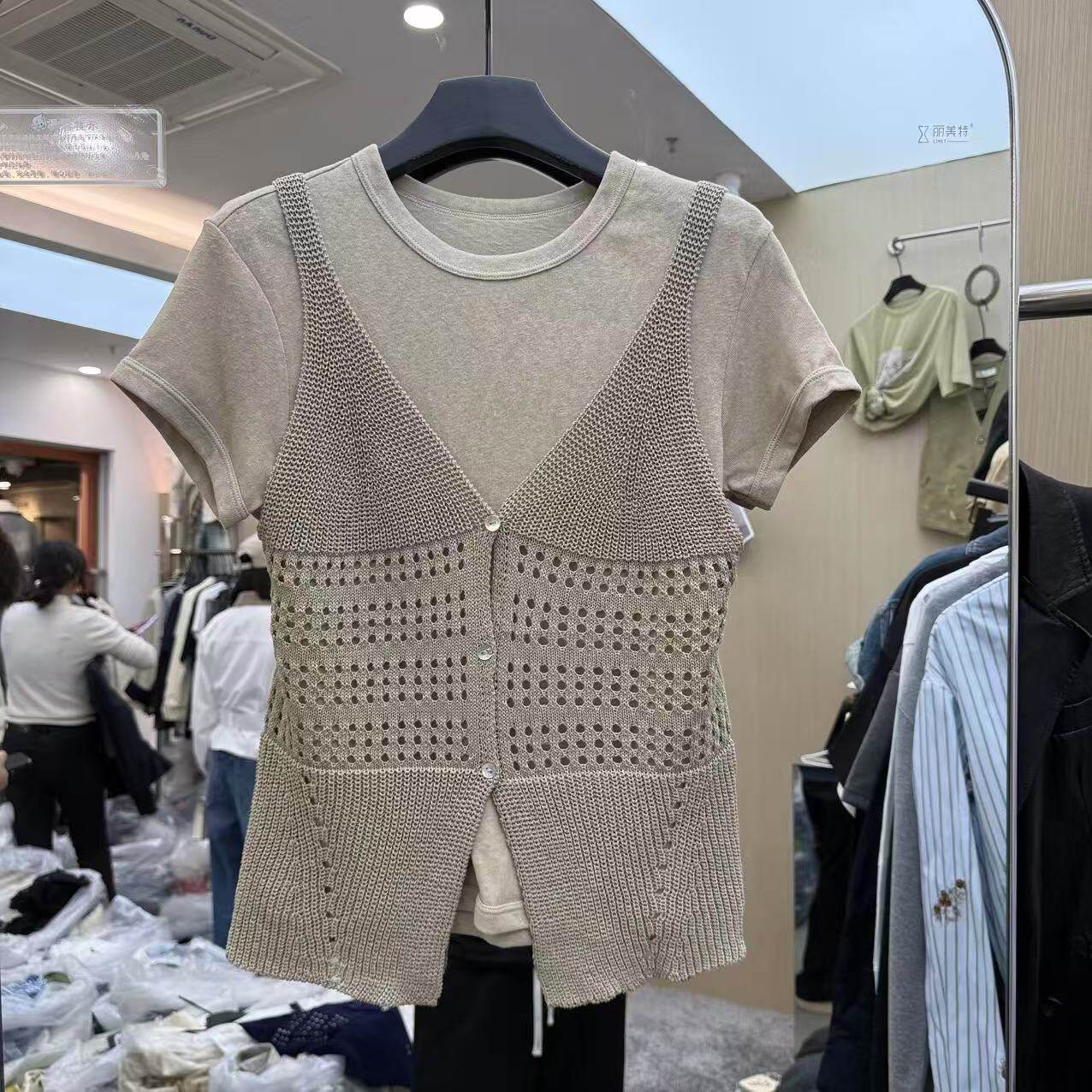 欧洲站2026春新款欧货圆领镂空针织背心+短袖打底两件套女716411
