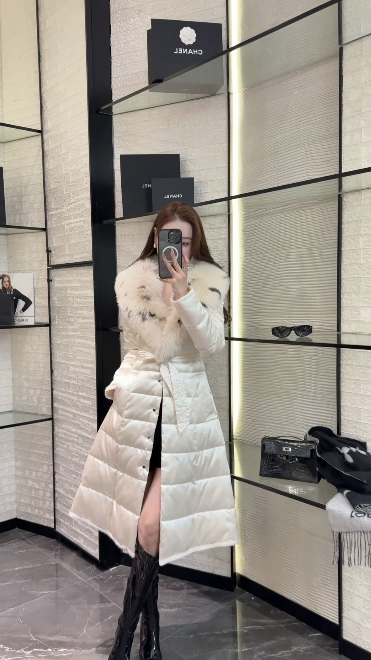 欧洲站2025冬新时尚圆领系带收腰显瘦长款狐狸毛领羽绒服外套潮女