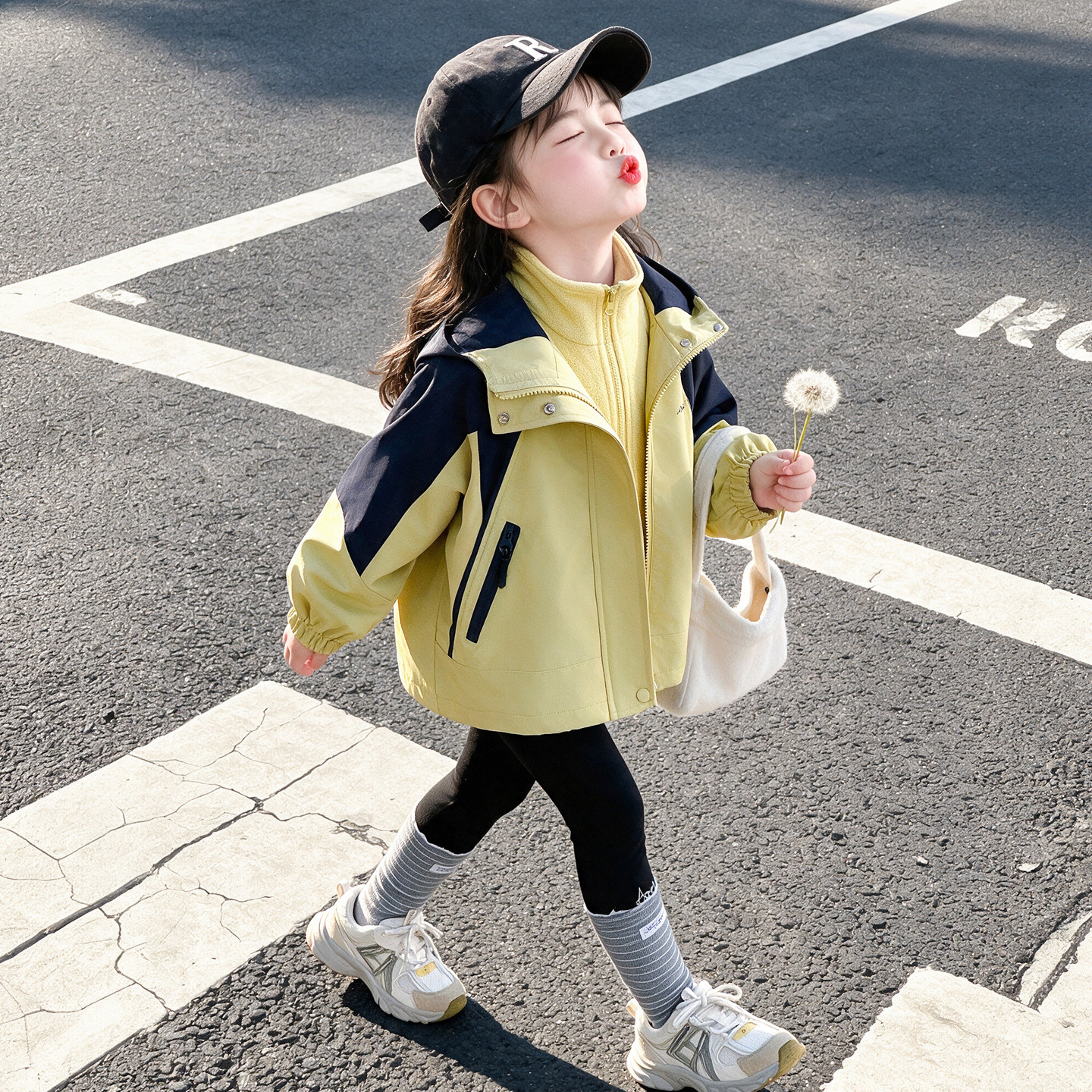 女童外套秋冬季加厚摇粒绒小女孩洋气儿童秋装女宝宝冲锋衣三合一