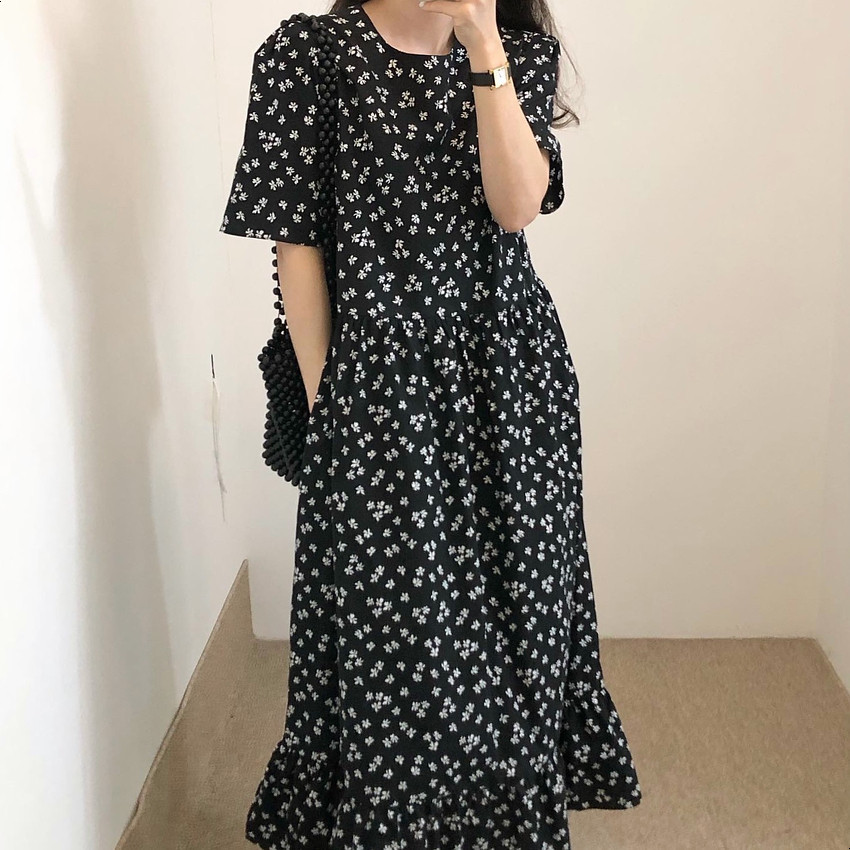 2026夏季复古黑色碎花连衣裙女圆领短袖宽松显瘦气质长款裙子