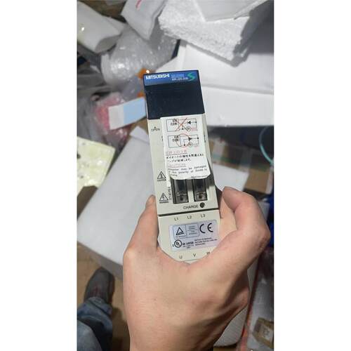 议价MR-J2S0B，未使用无