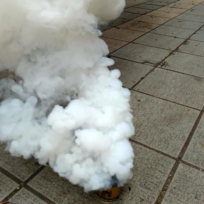 烟饼彩烟纯白色影楼摆拍白色烟雾饼创意造雾效果广告摆件室外外拍在类目 3C数码配件, 单反/单电相机配件, 影棚设备, 辅助道具类中 - 来自Buy2taobao.com提供专业的淘宝代购服务