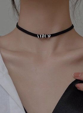 简约黑色choker项圈项链女小众设计感颈链2025新款爆款气质锁骨链