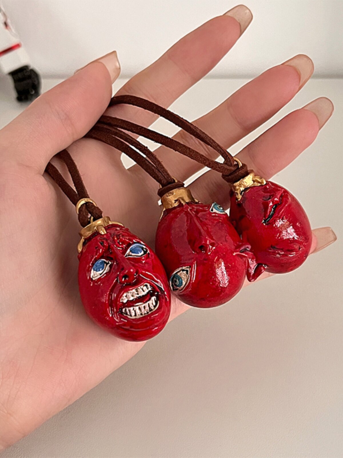 XIANLISI 검 스타일 전설 BEHELET 브랜드 전사 GUS 수지 펜던트 주변 장치 대 군주의 계란