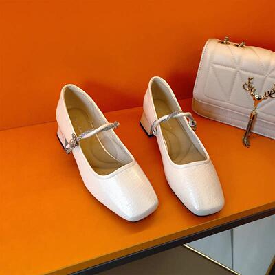 叁里法式方头玛丽珍鞋女2026春季新款时尚一字扣粗跟浅口百搭单鞋