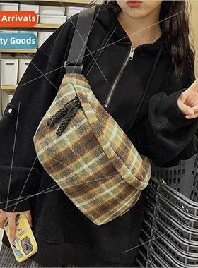 The new collision color striped 适用eign fashion large chest