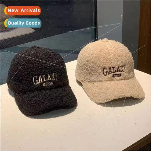 The new hat female fall and winter 1990 embroidery lamb wool