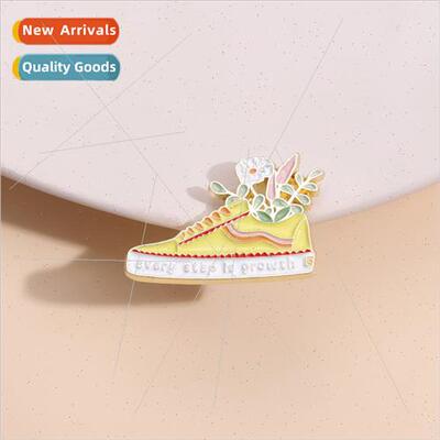 Creative English sentence brooch shoes hiking Every step is