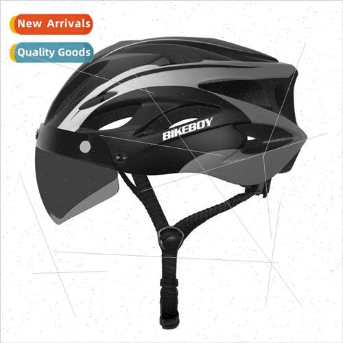 Riding helmet with windshield one-piece molding men and wome