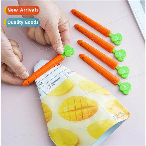 Carrot sealing clip with magnetic organizer snack bag sealin